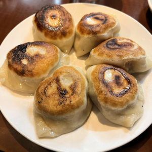 でっかい餃子 曾さんの店